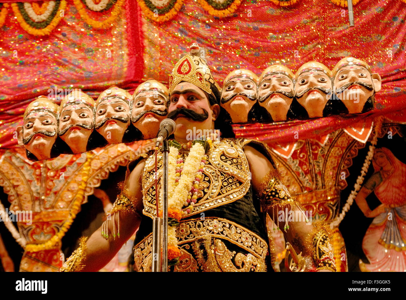 Ramleela; Hinduistischen mythologischen Charakter von Ramayan; Rolle des Ravan Bühne Dassera Dusera festival Stockfoto