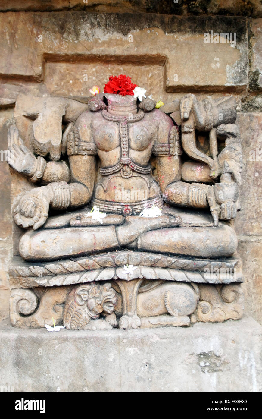 Raja Rani Tempel; Ruine Statue; gold aus rotem Sandstein; Bhubaneswar; Orissa; Indien Stockfoto