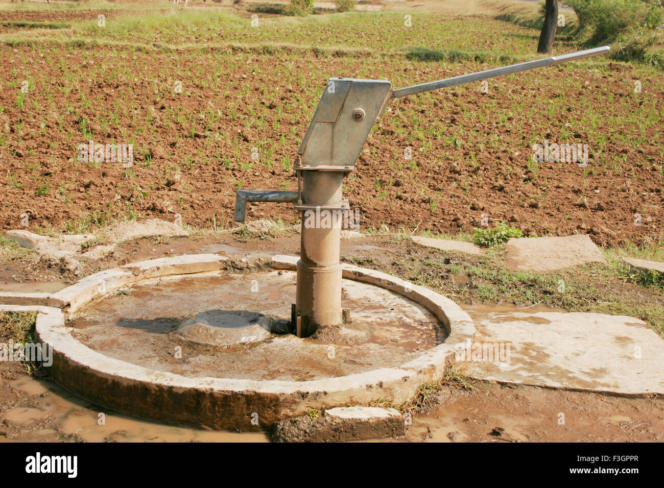 Handwasserpumpe, Dhom Dam; Wai; Maharashtra; Indien, Asien Stockfoto