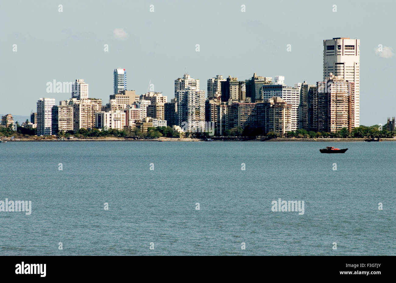 Back Bay und Gebäude der Welt-Handel; Bombay jetzt Mumbai; Maharashtra; Indien Stockfoto