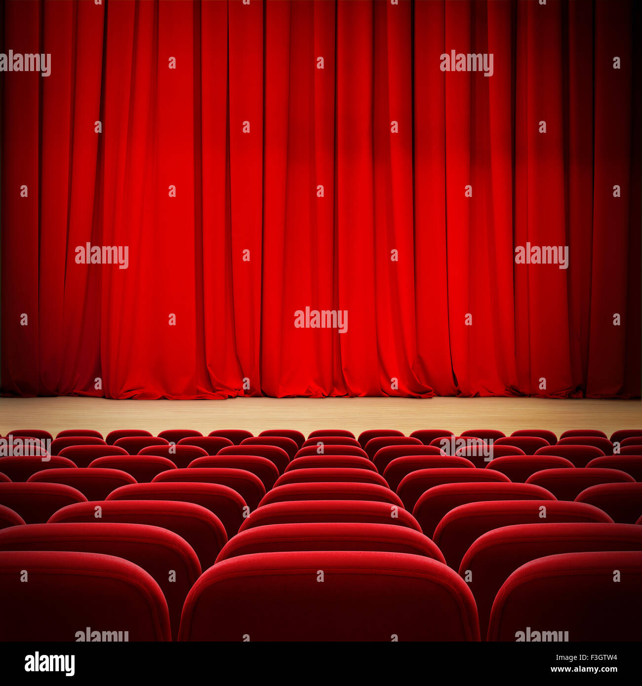 Theater rote Vorhang auf der Bühne mit roten Samtsitze Stockfoto