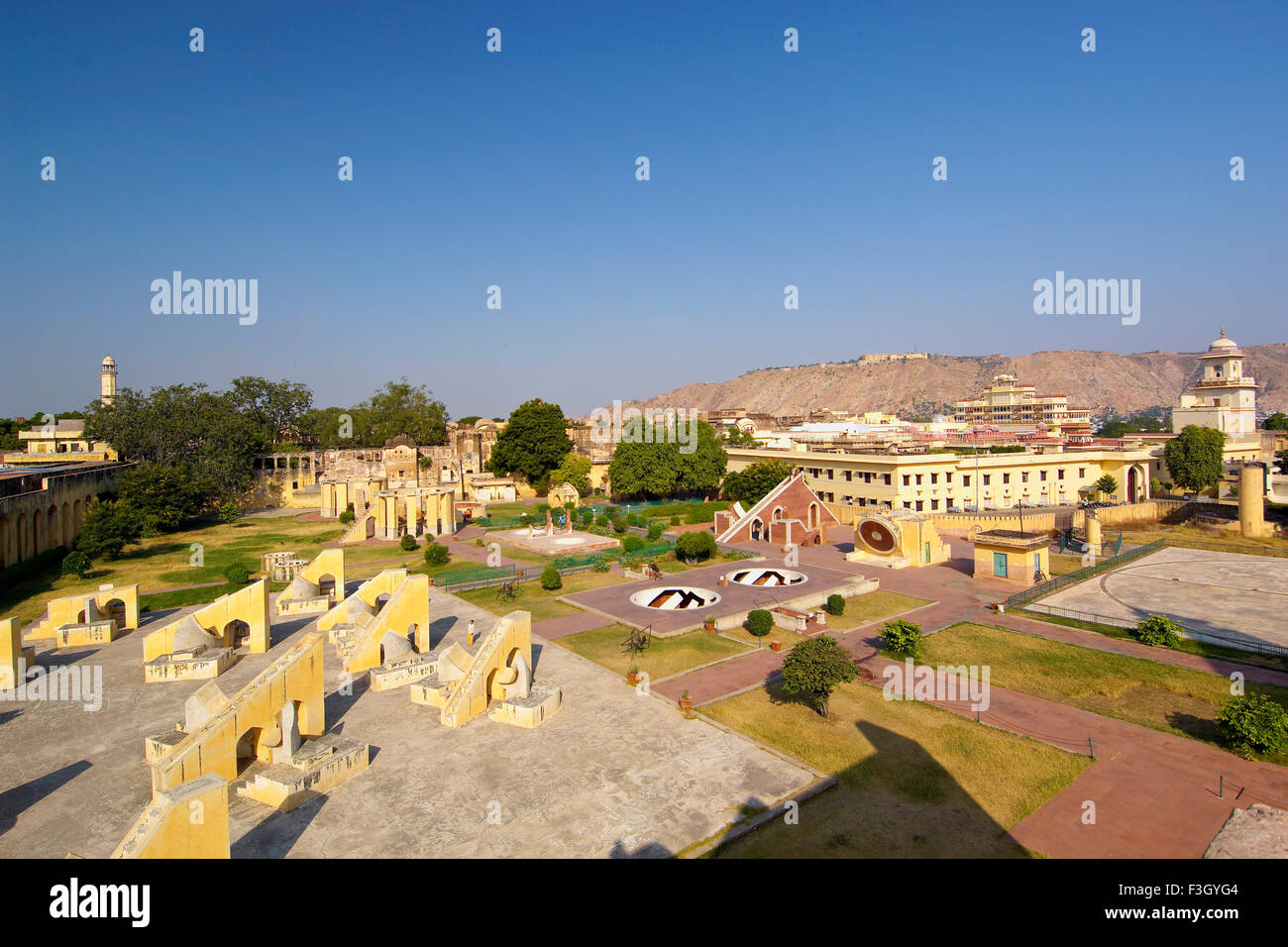 Luftaufnahme von Jantar Mantar Sternwarte; Jaipur; Rajasthan; Indien Stockfoto