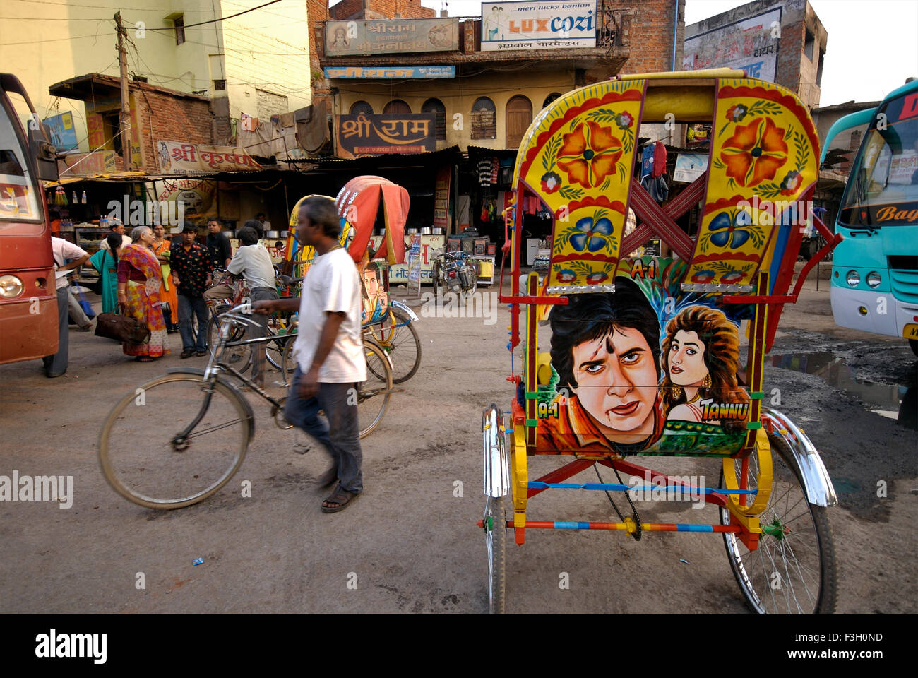 Amitabh Bachchan auf Fahrradrikscha gemalt; Madhya Pradesh; Indien Stockfoto
