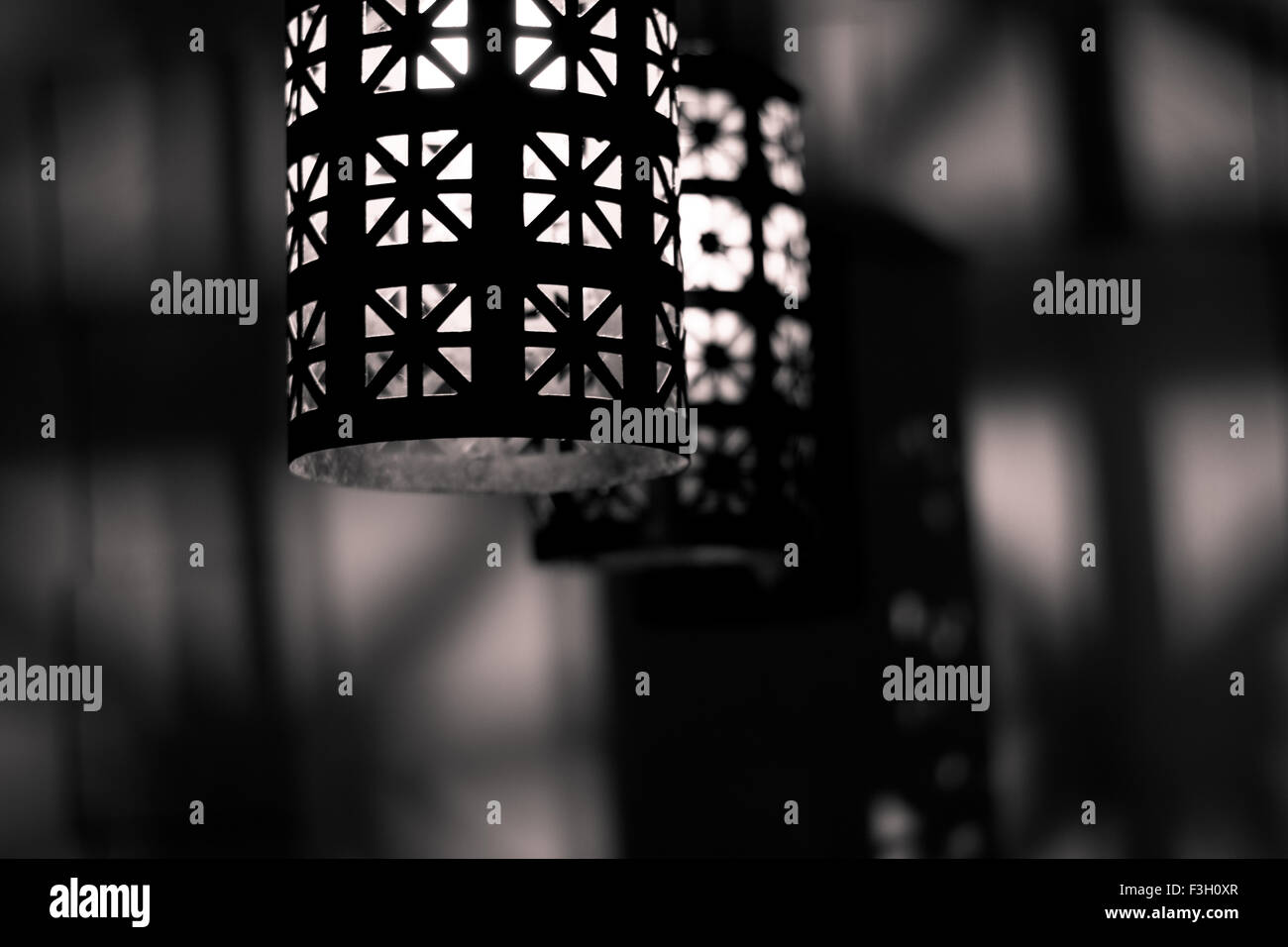 Schmiedeeisen Lampe in gemütlicher Atmosphäre Stockfoto