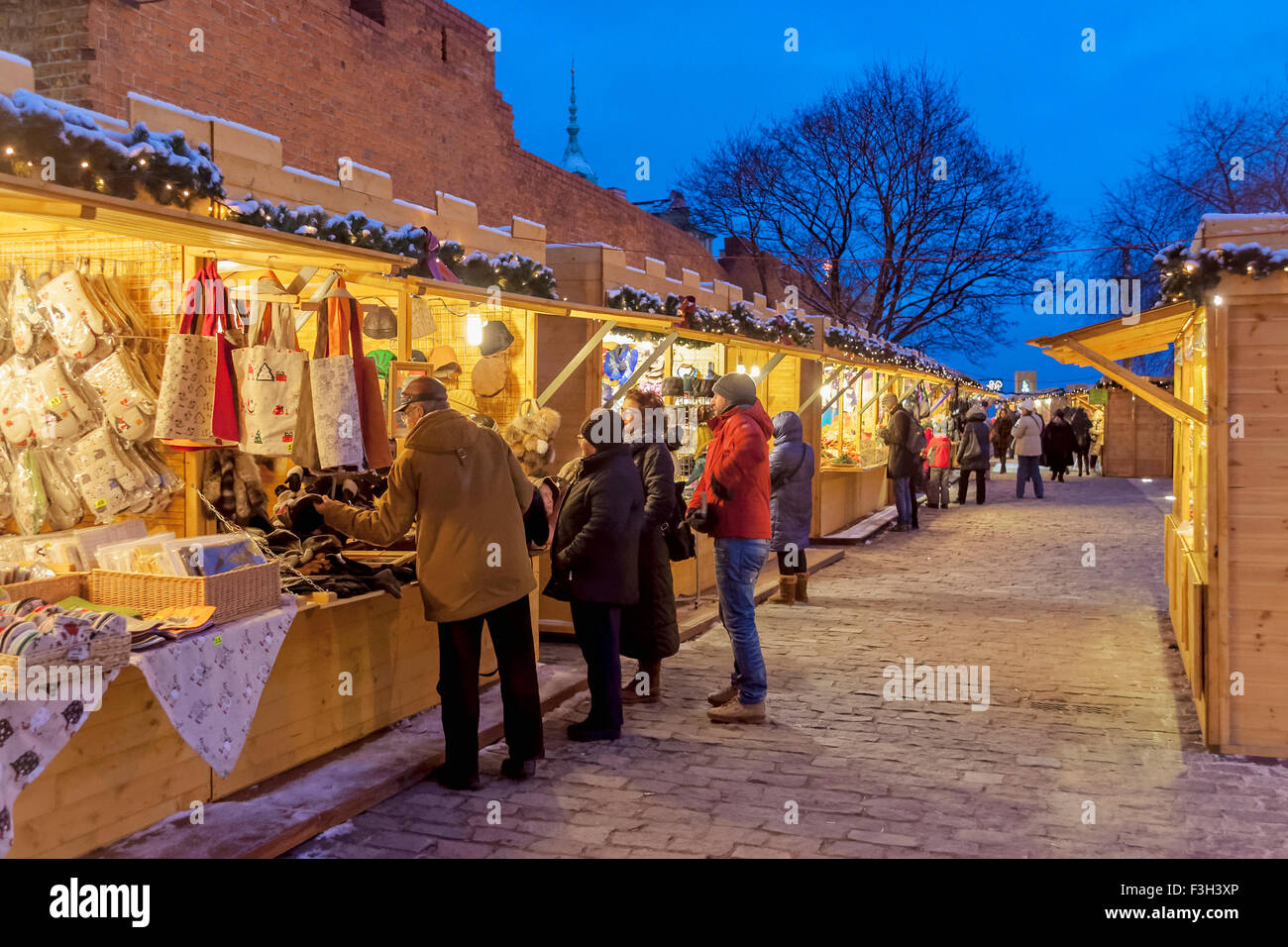 Weihnachtsmarkt im Barbican in der alten Stadt von Warschau, Polen Stockfoto