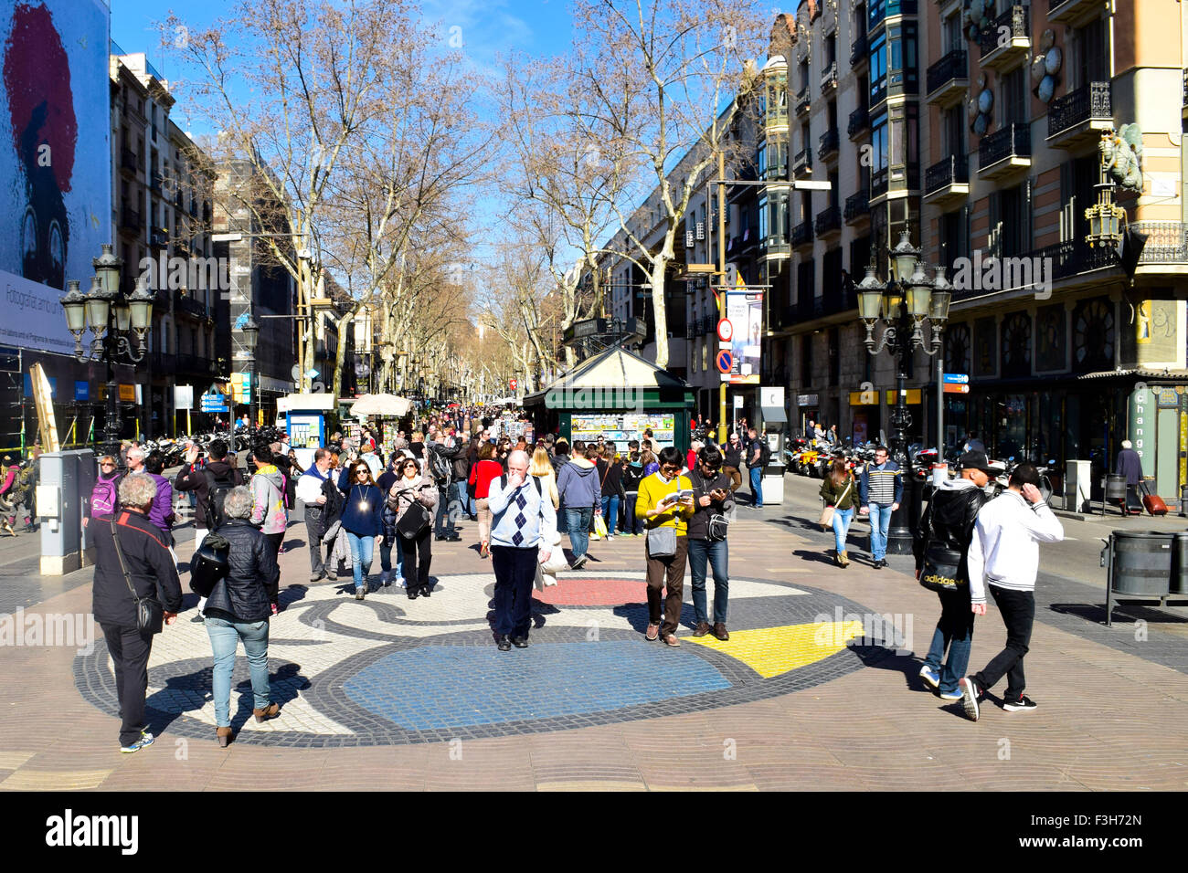 Mosaik von Joan Miró Künstler. La Rambla, Pla De La Boqueria, Barcelona, Katalonien, Spanien. Stockfoto