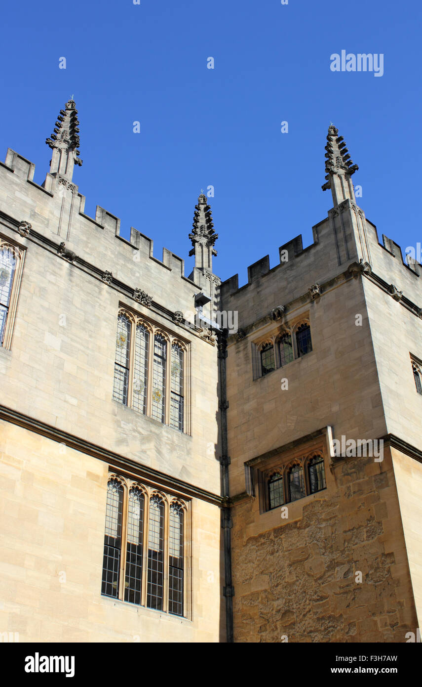 Norden und Osten an der Bodleian Library, wie aus den Schulen Viereck, Oxford, England, UK Stockfoto