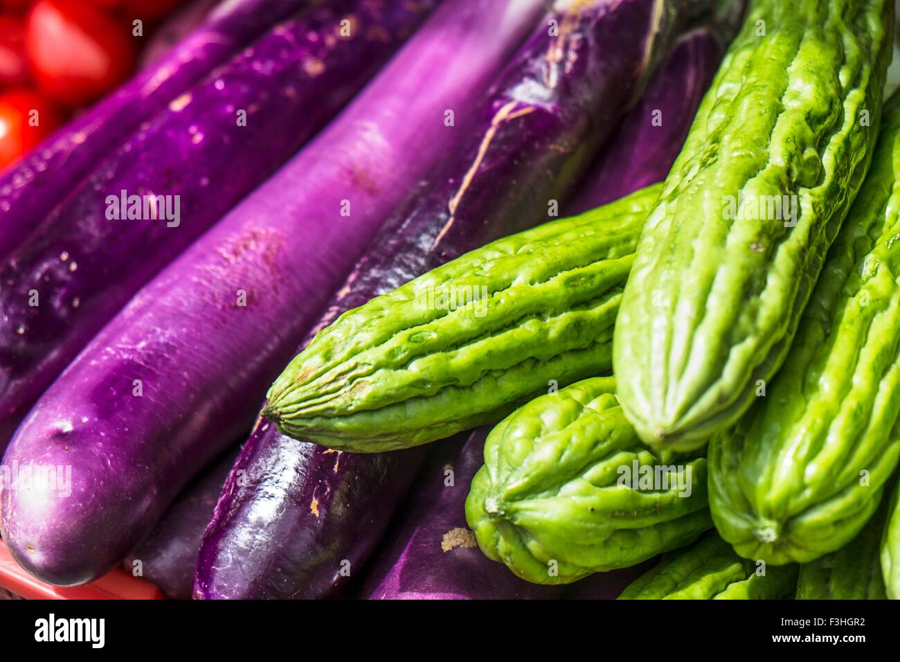 Aubergine und bitterer Kürbis Stockfoto