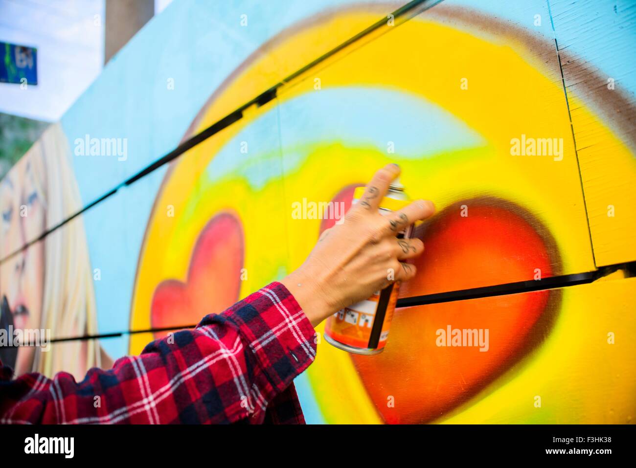 Graffiti Künstler Spray Malerei Wand, Venice Beach, Kalifornien, USA Stockfoto