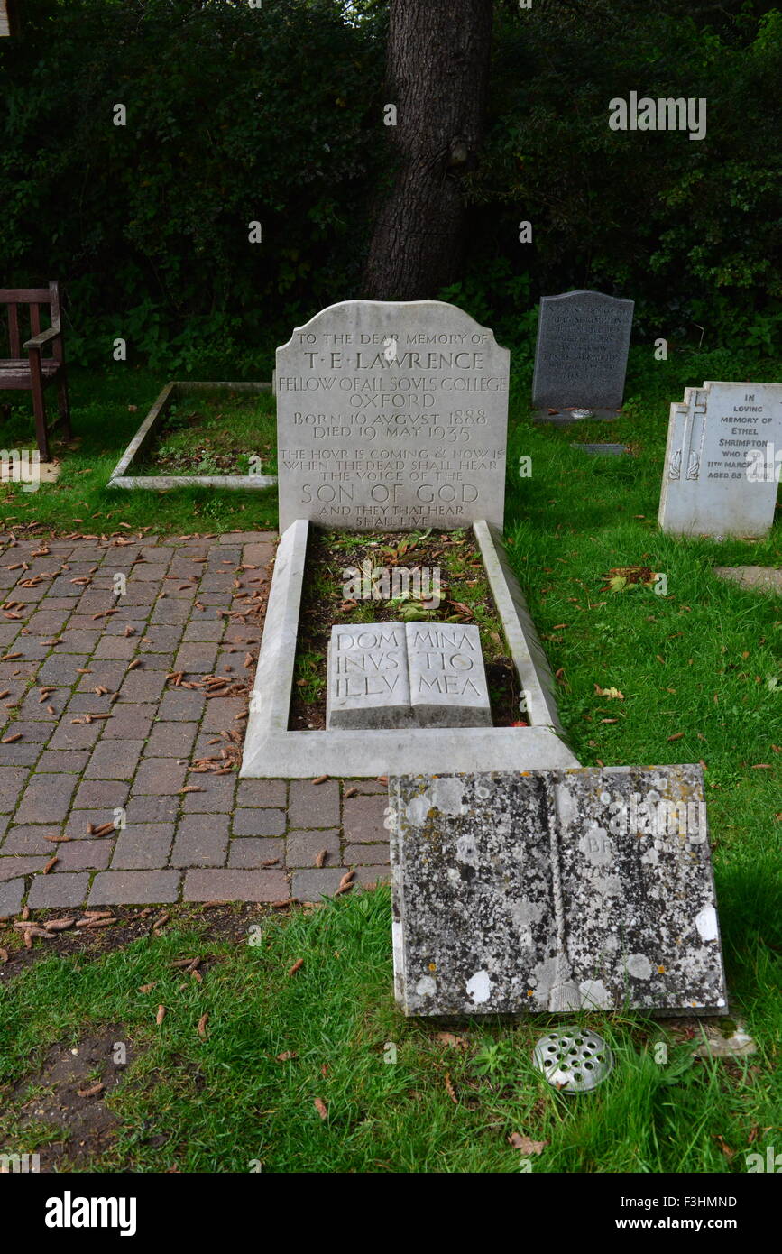 Der Grabstein von t.e. Lawrence auf Moreton Dorf Friedhof Stockfoto