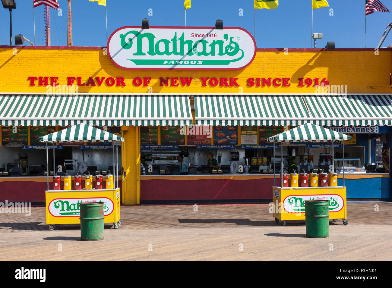 Nathans berühmtes Restaurant, Coney Island, New York Stockfoto