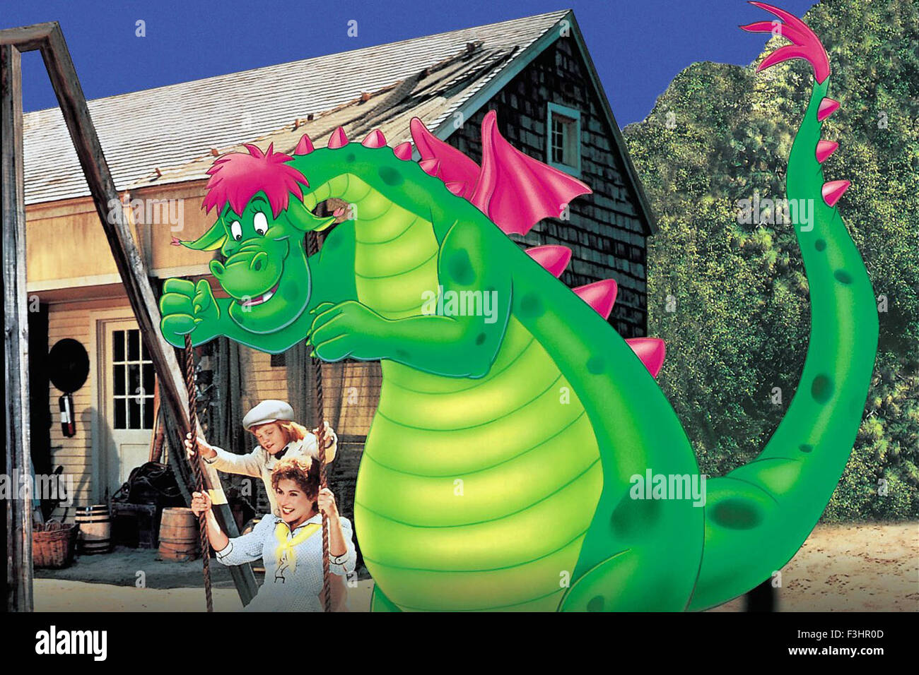 Pete es Dragon ist ein 1977 Lebentätigkeit und musikalische Animationsfilm von Walt Disney Productions. Es ist eine live-Action-Film aber ist eines seiner Titelbuchstaben, einen Drachen namens Elliott, animiert.  Dieses Foto ist nur zu redaktionellen Zwecken und unterliegen dem Copyright von der Filmgesellschaft und/oder der Fotograf von dem Film oder der Firma zugeordnet und kann nur durch Veröffentlichungen im Zusammenhang mit der Förderung der oben genannten Film reproduziert werden. Eine obligatorische Gutschrift auf die Filmgesellschaft ist erforderlich. Der Fotograf sollte auch angerechnet werden, wenn bekannt. Stockfoto