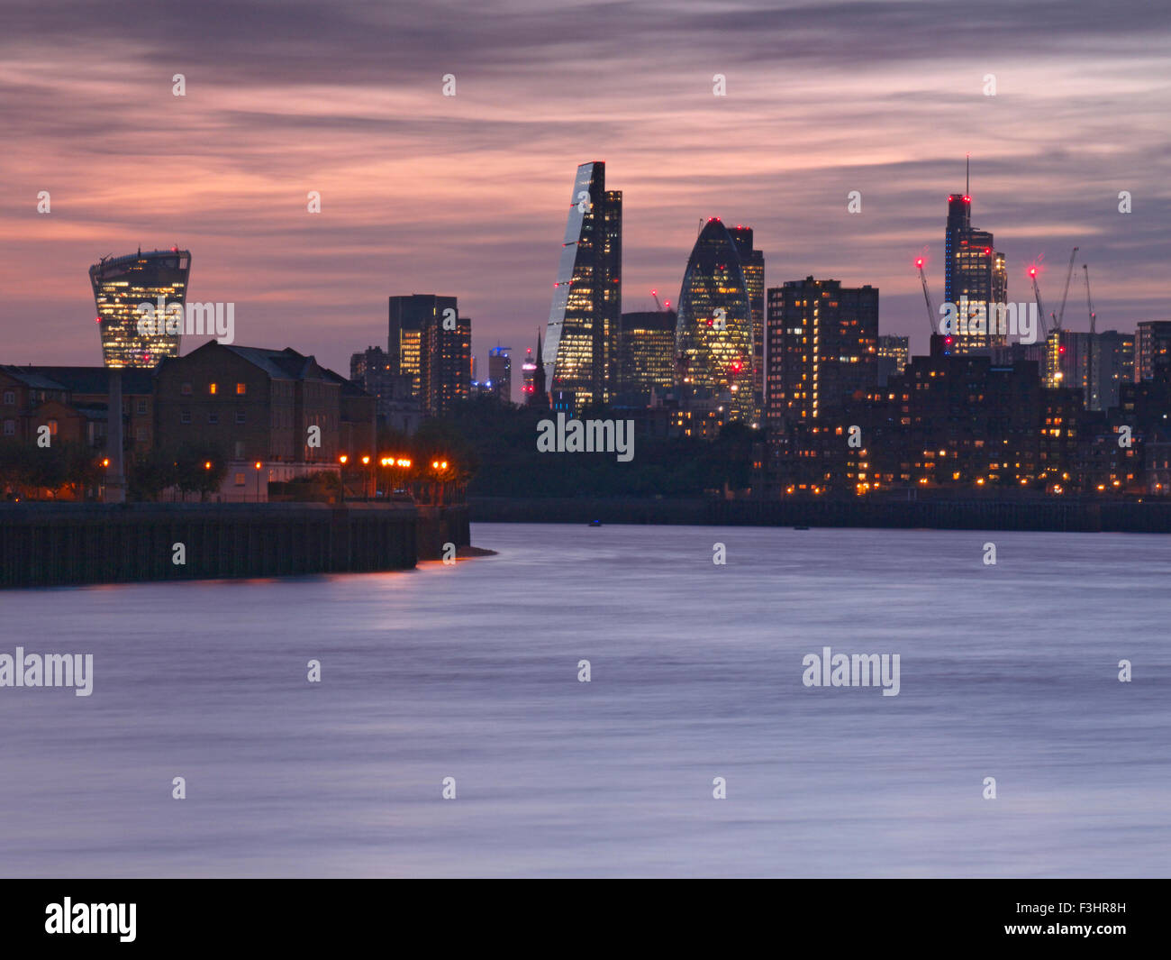 London Financial City Center Wolkenkratzer von Canary Wharf mit dem 'Walkie-Talkie' ,'Gherkin' Cheese-Grater' etc. London EC 1 Stockfoto