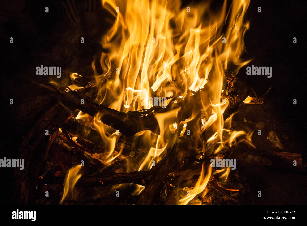 Ein Lagerfeuer an der Loma, Colorado Bootsanleger. Stockfoto