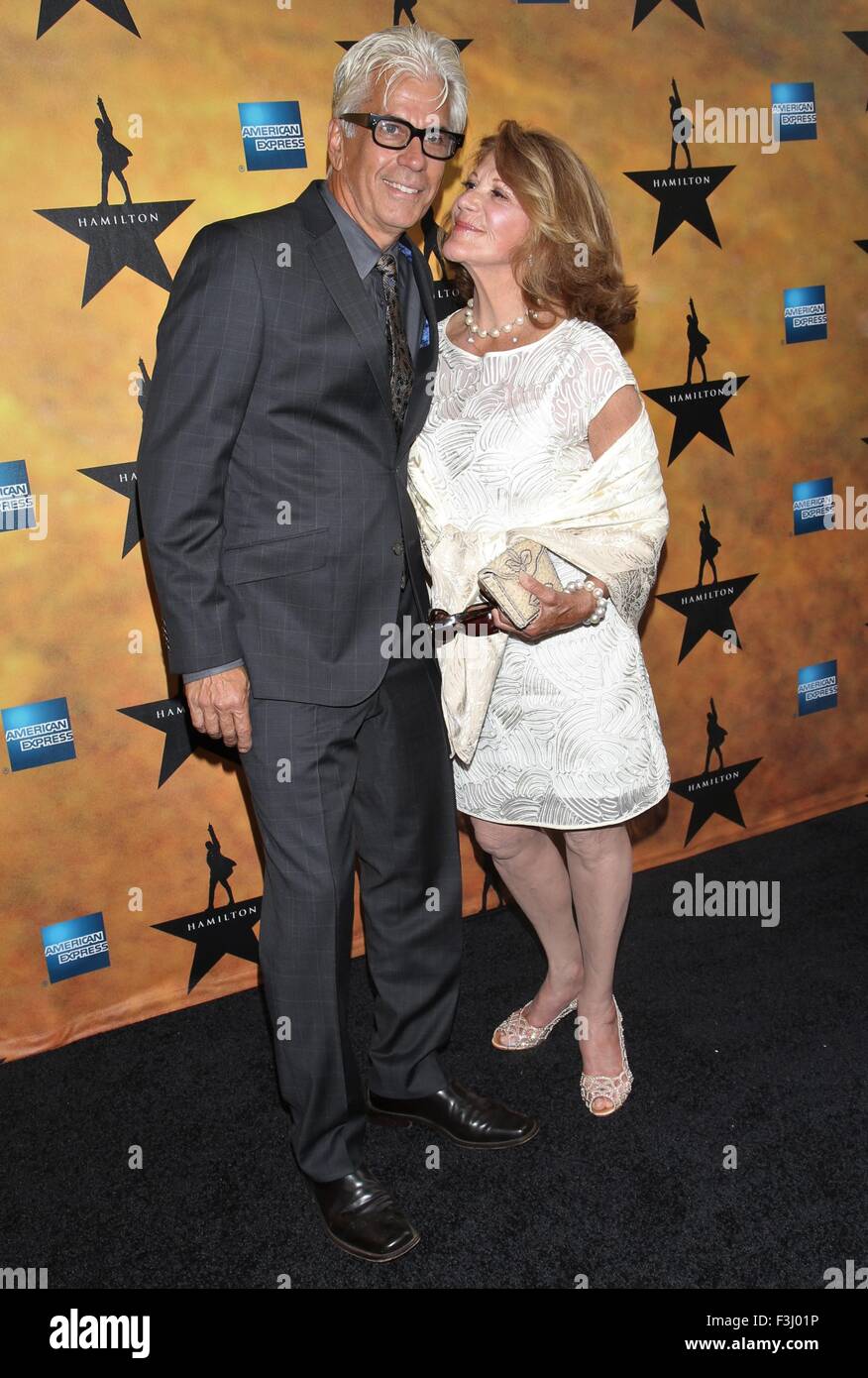 Eröffnungsabend der Broadway musikalische Hamilton im Richard Rodgers Theatre - Ankünfte.  Mitwirkende: Steve Bakunas, Linda Lavin wo: New York City, New York, Vereinigte Staaten, wann: 6. August 2015 Stockfoto