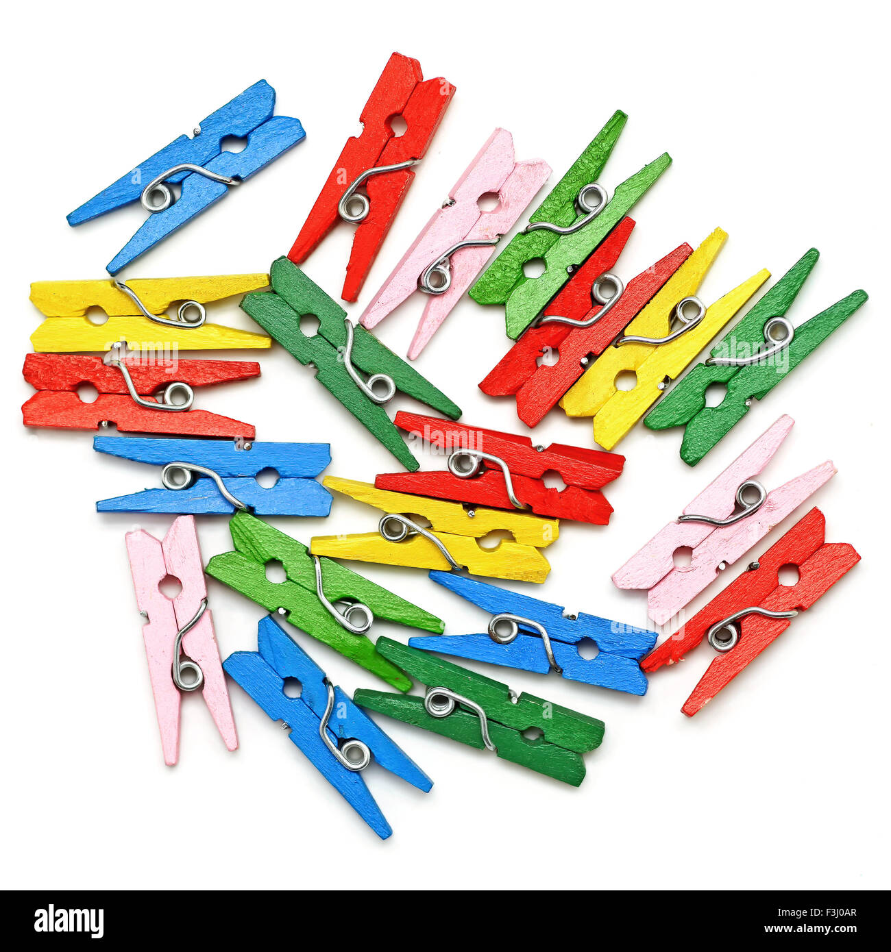 bunte hölzerne Wäscheklammer isoliert auf weißem Hintergrund Stockfoto