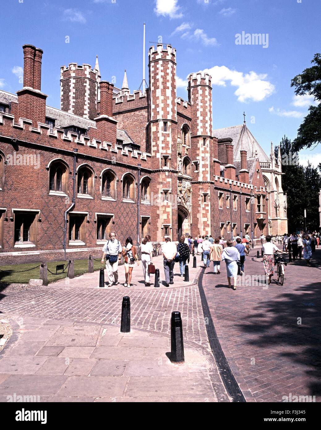 St. Johns College und große Tor entlang St Johns Street, Cambridge; Cambridgeshire, England, Vereinigtes Königreich, West-Europa. Stockfoto