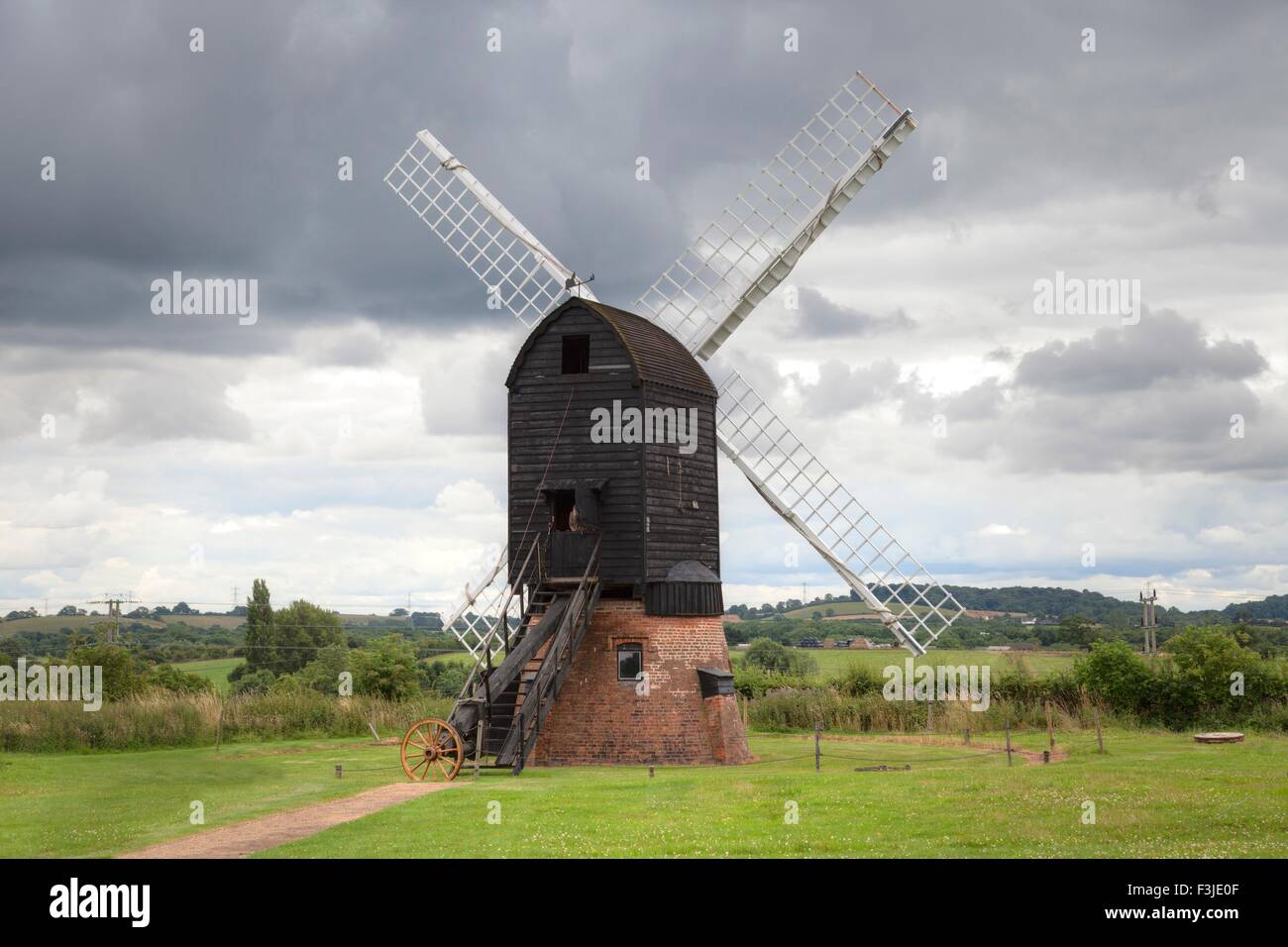 Englische Bockwindmühle, Worcestershire, England. Stockfoto