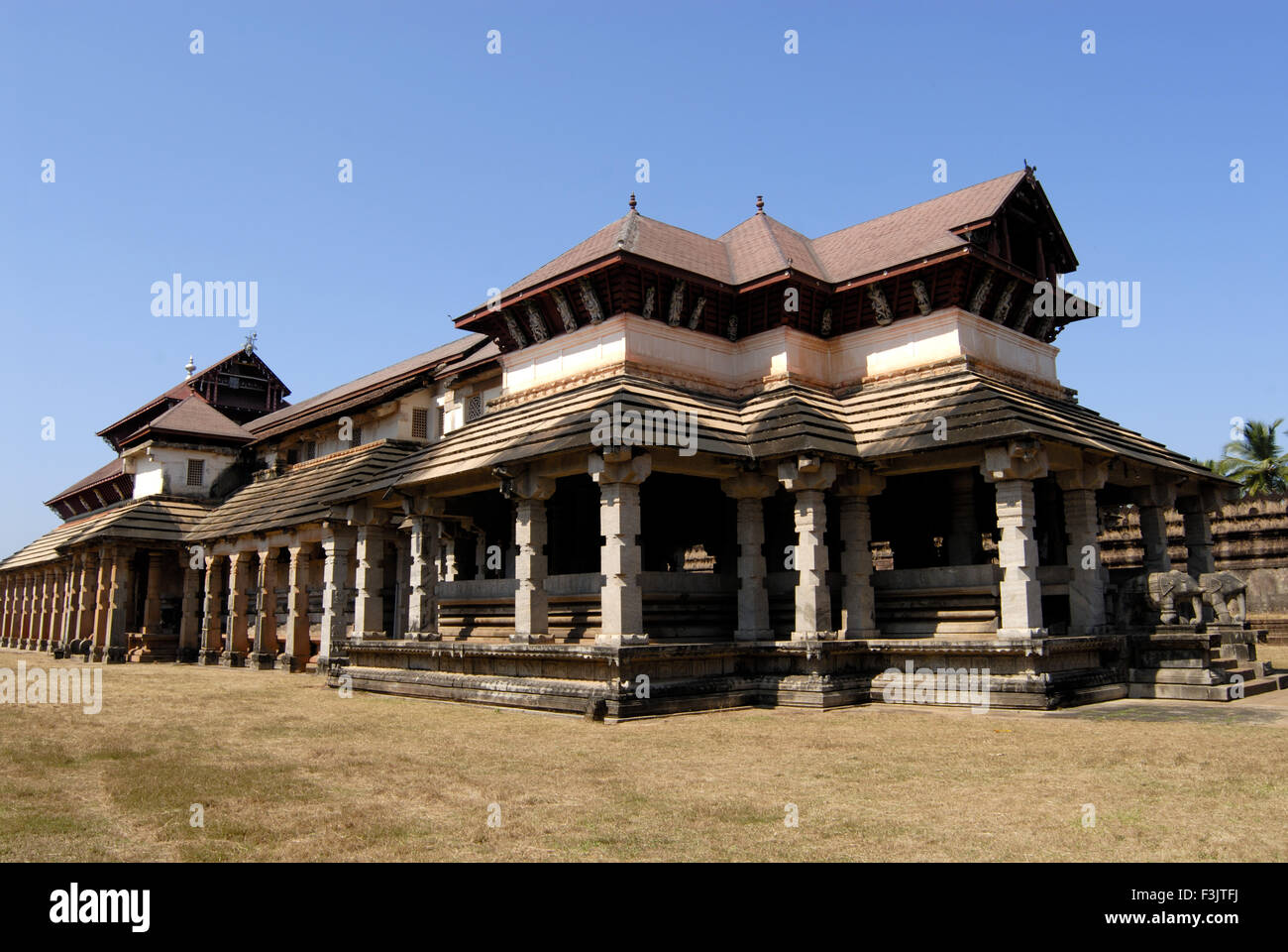 Tausend Säulen Thribhuvana Tilaka Choodamani Basadi Chandranatha Basadi Moodbidri Dakshina Kannada Karnataka Indien Stockfoto