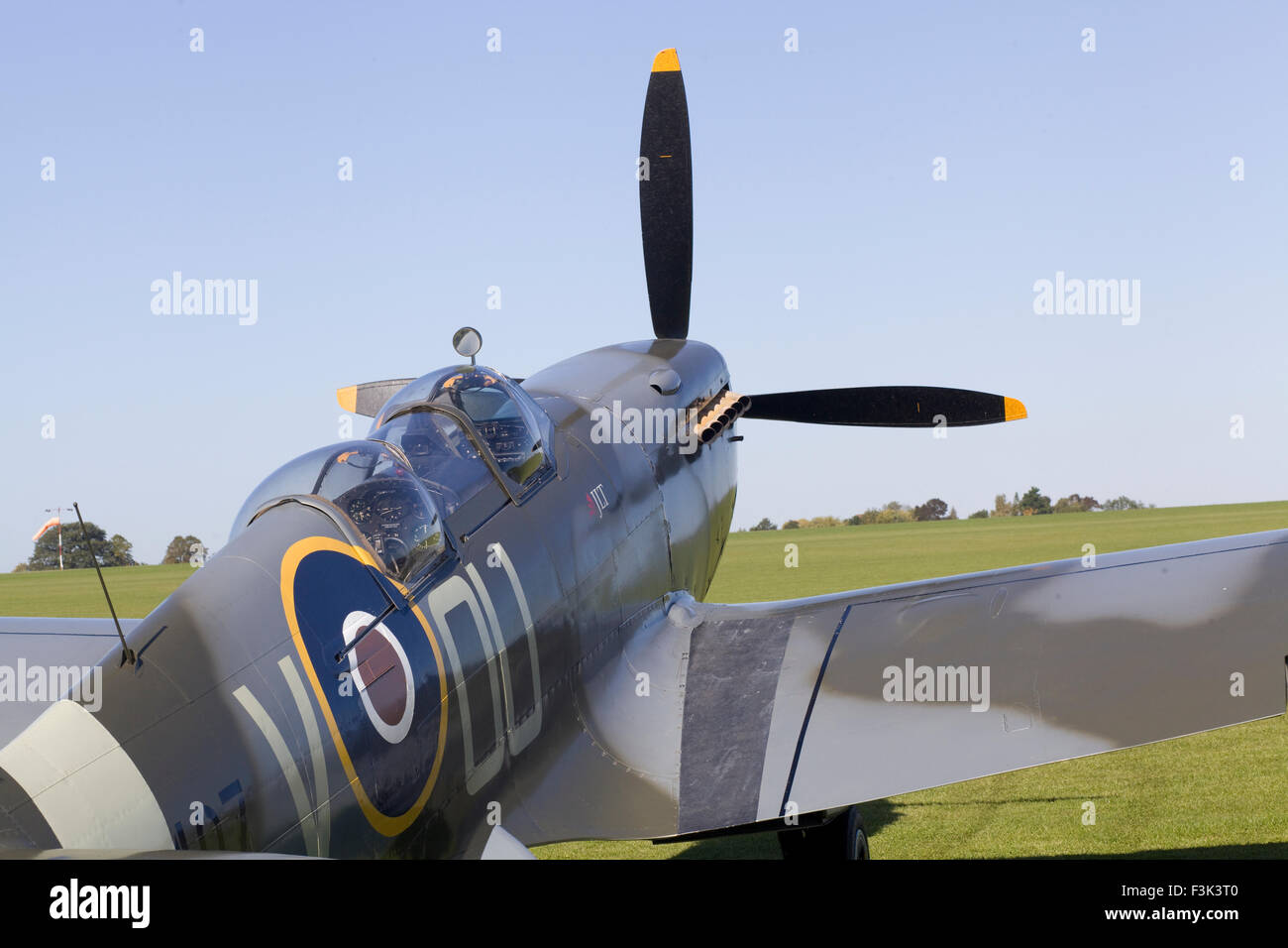 Die Grace Spitfire ML407 auf Unternehmen Flugplatz, Northampton, England Stockfoto