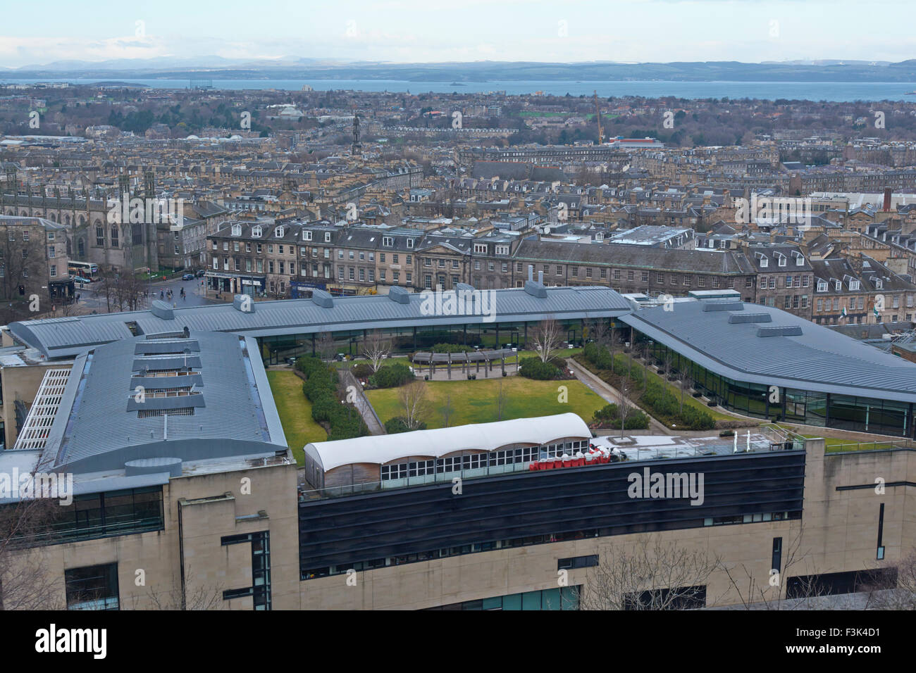 Blick Richtung Leigh über Omni Centre auf dem Dach - Edinburgh, Schottland, Großbritannien Stockfoto