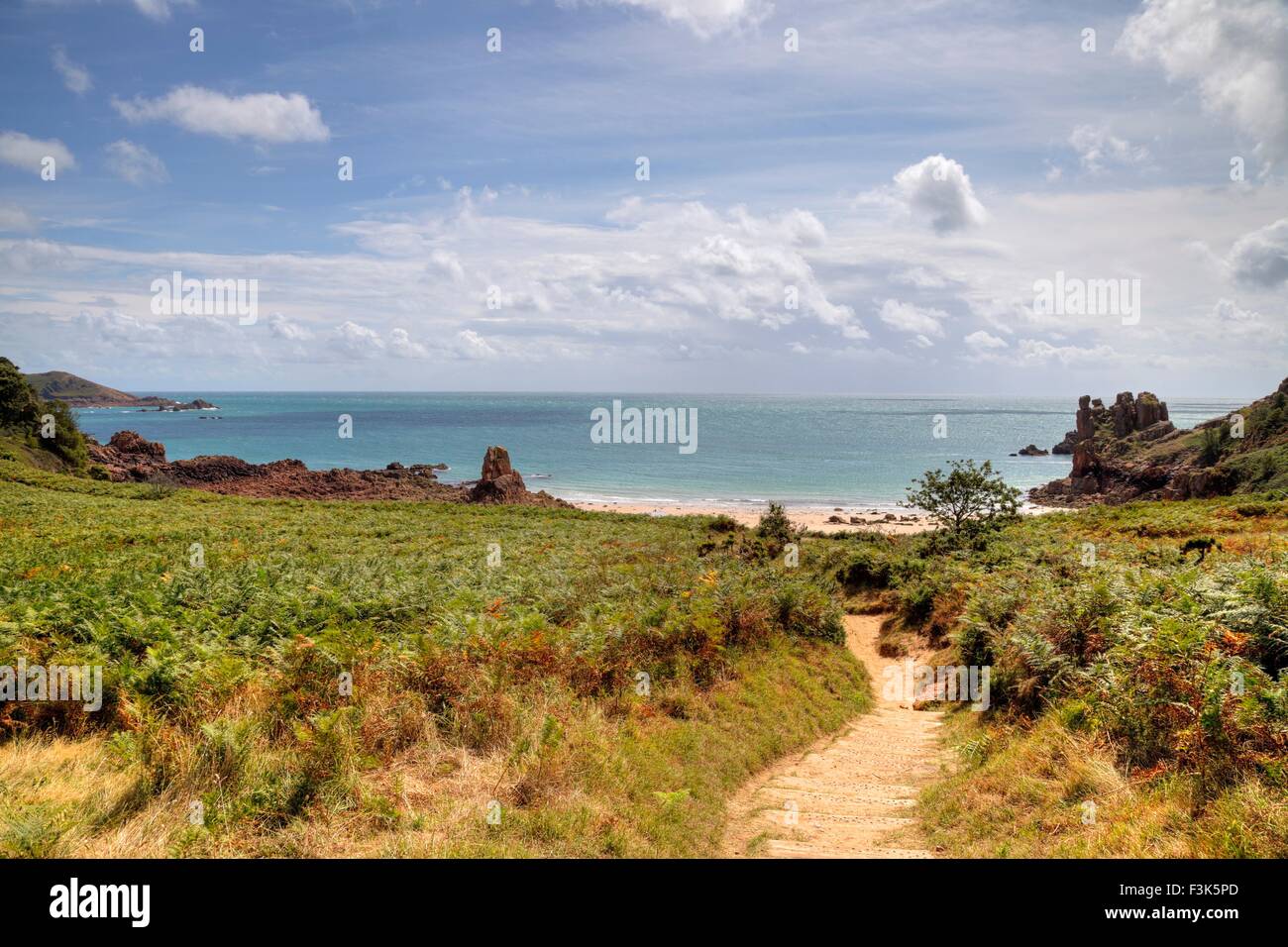 Mit Blick auf den schönen Strand von Beauport, Jersey, Kanalinseln, Großbritannien Stockfoto