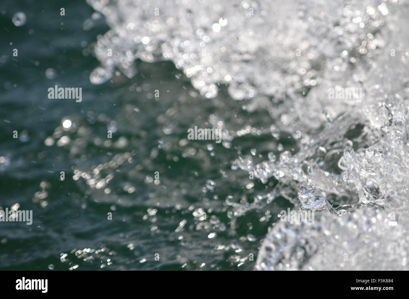 Wasser-englisches Nahaufnahme von Tröpfchen Stockfoto