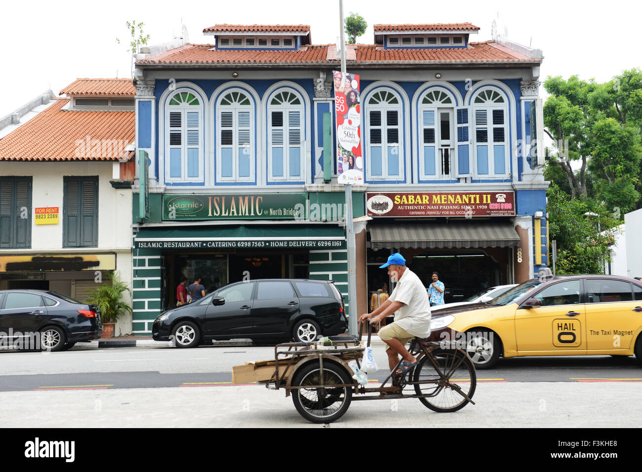Schöne alte Gebäude entlang Singapurs North Bridge Road. Stockfoto