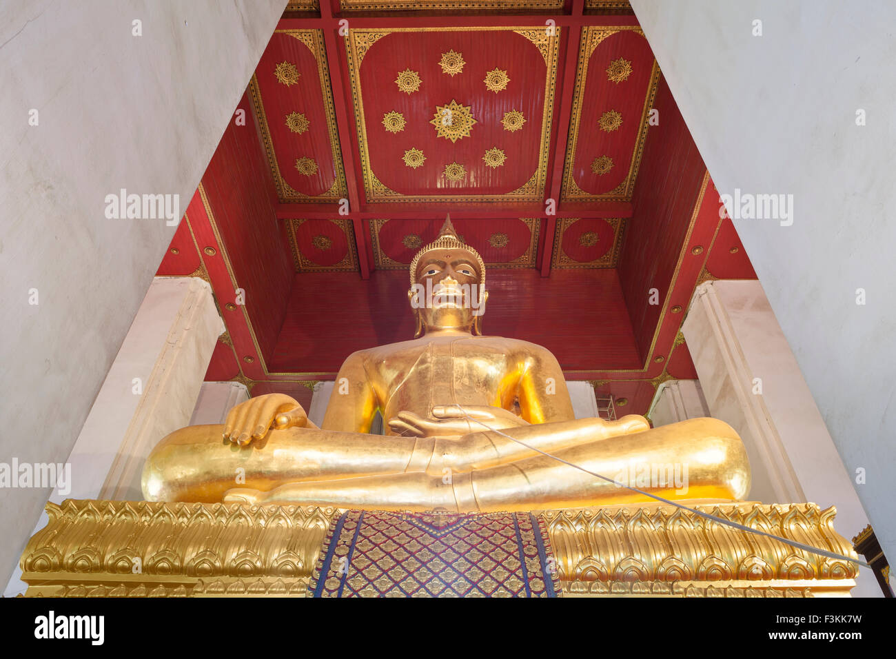 Phra Mongkonbophit, sitzend Gold Buddha, Ayutthaya, Thailand Stockfoto