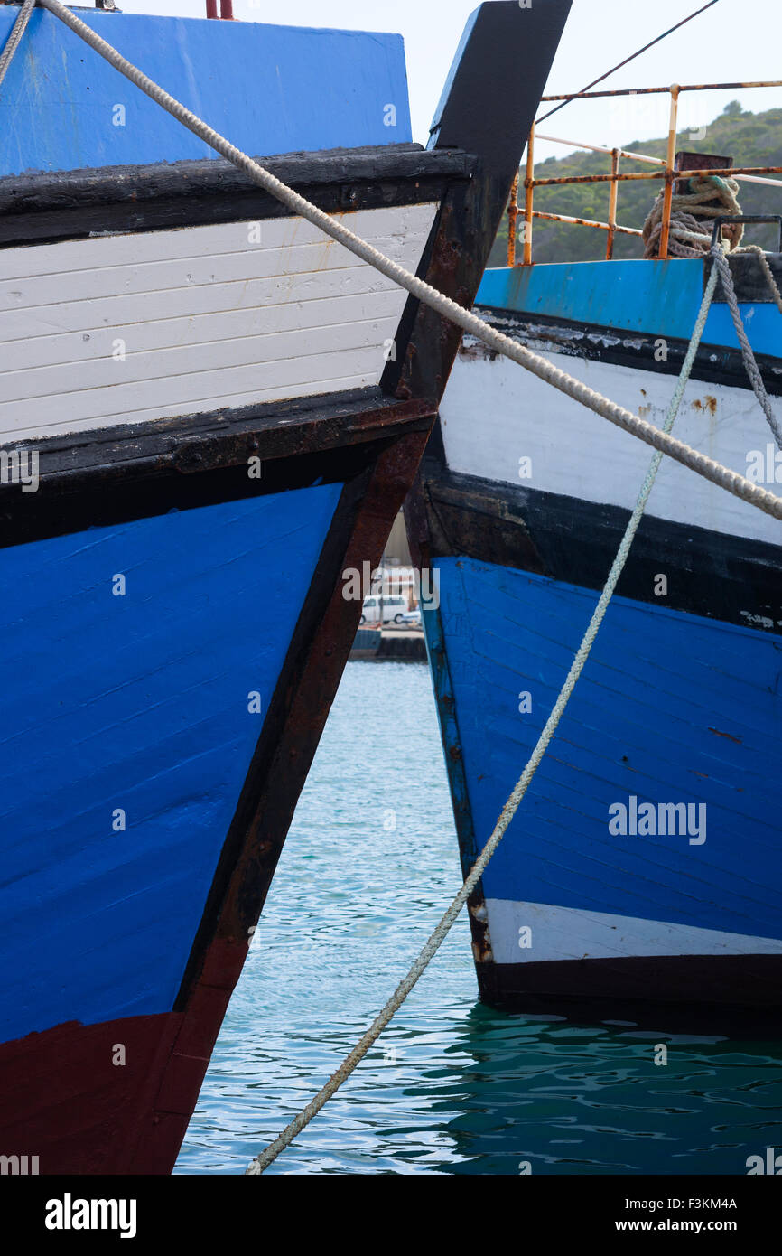 Nahaufnahme von zwei Boote mit grafischen Linien, Hout Bay, Kapstadt, Südafrika Stockfoto