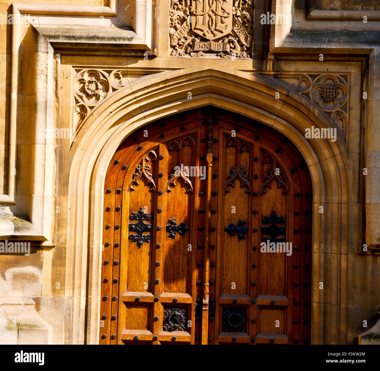 Parlament in London alte Kirchentür und Marmor Antik Wand Stockfoto