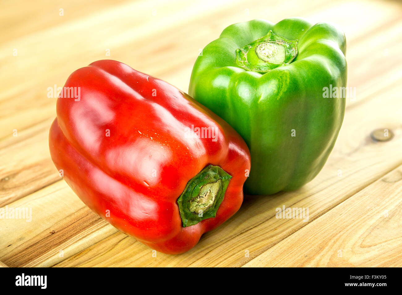 Rote und grüne Paprika Stockfoto