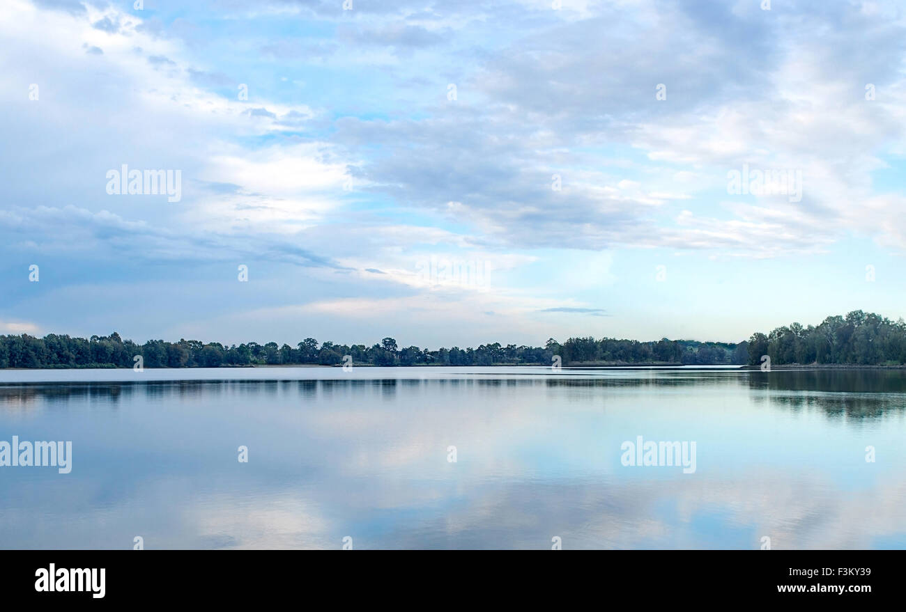 Panoramablick auf Chipping Norton See in Sydney, New South Wales, Australien Stockfoto