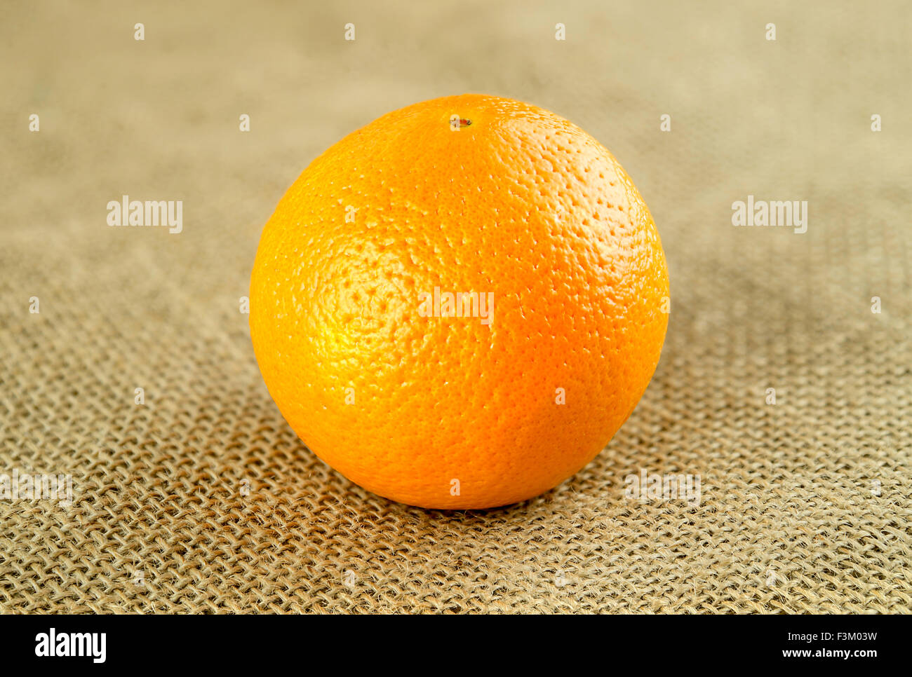 Frische Orange auf hessisch Stockfoto