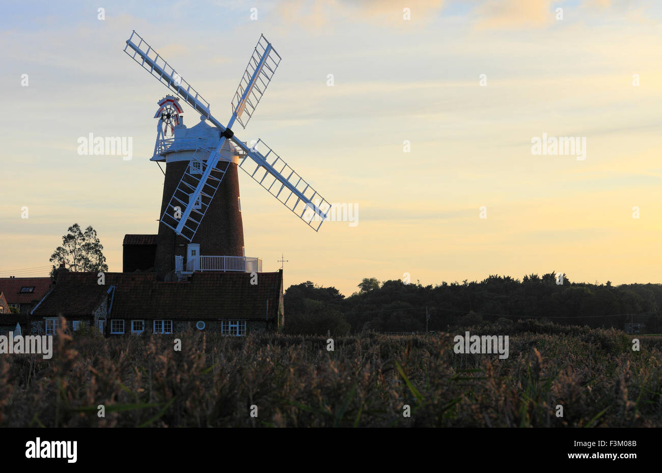 Cley Windmühle bei Cley als nächstes das Meer auf die Küste von North Norfolk. Stockfoto