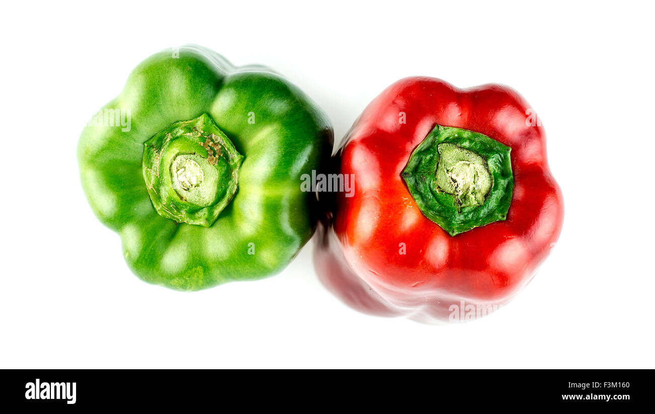 Reif, bunte Paprika, rot und grün, isoliert Stockfoto