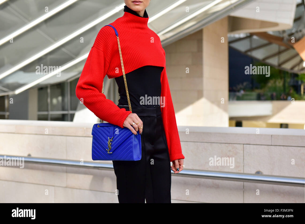 Blogger Samantha Angelo außerhalb der Louis Vuitton Modenschau während der Paris Fashion Week - 7. Oktober 2015 - Foto posieren: Start-und Landebahn Manhattan/Celine Gaille *** für nur zur redaktionellen Nutzung *** Mindesthonorar 50, - EUR/minimale Gebühr 50, - EUR/Picture Alliance Stockfoto