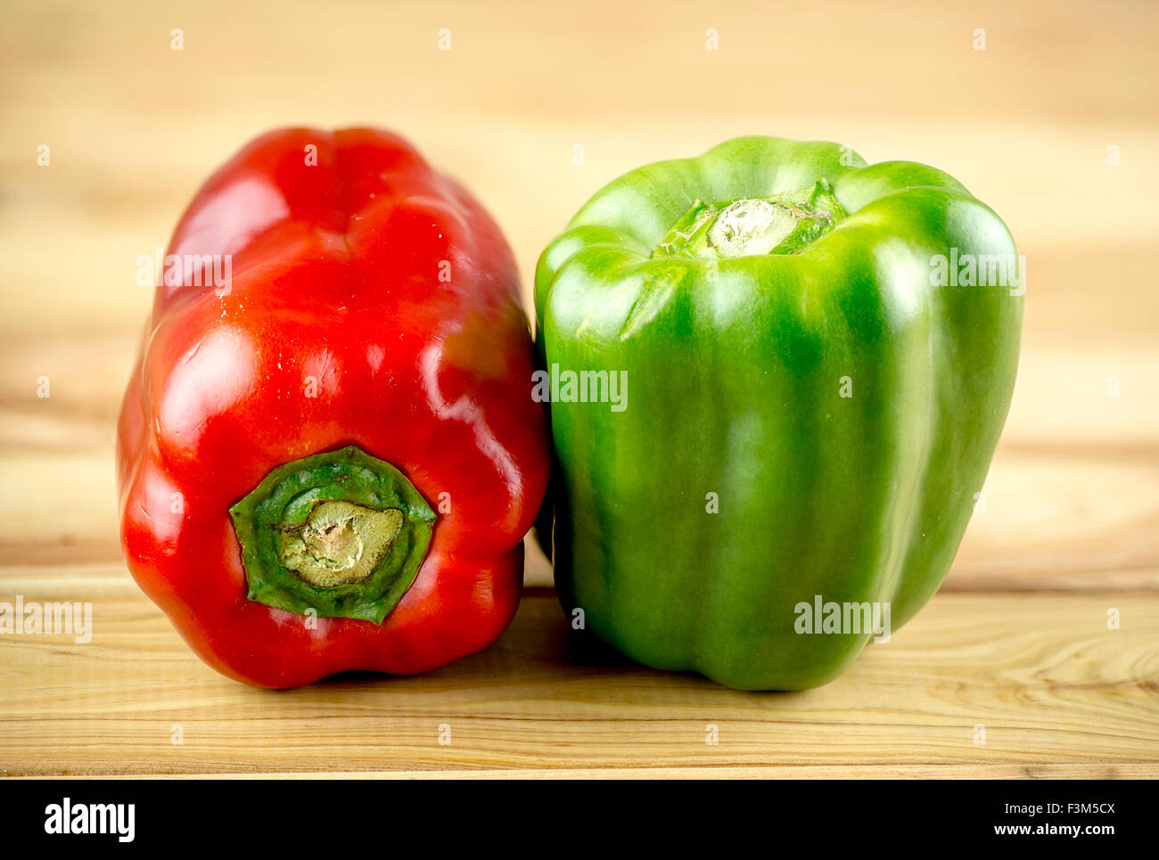 Rote und grüne Paprika Stockfoto