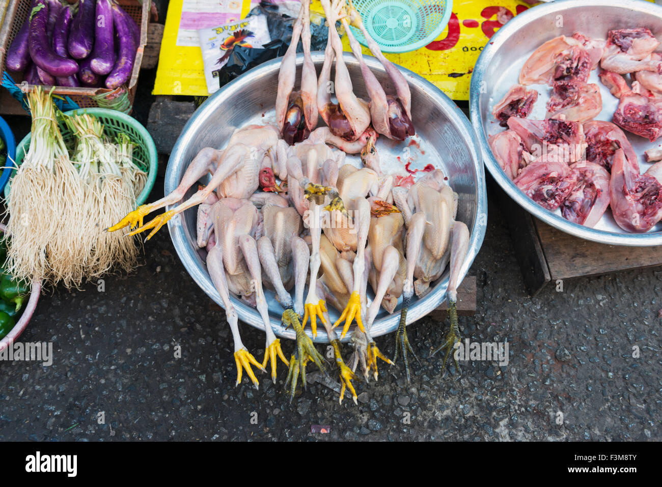 Suppen im lokalen Markt, Burma Stockfoto