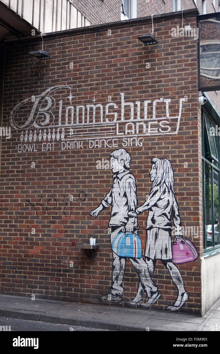 Das Schild am Eingang des Bloomsbury Lanes Bowling-Bahn, London, UK Stockfoto