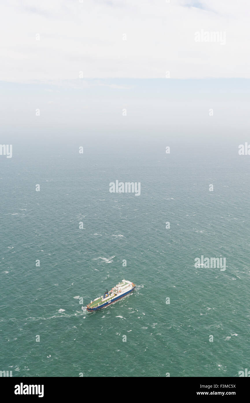 Luftaufnahme von P & O ferry zwischen Dover und Calais Stockfoto