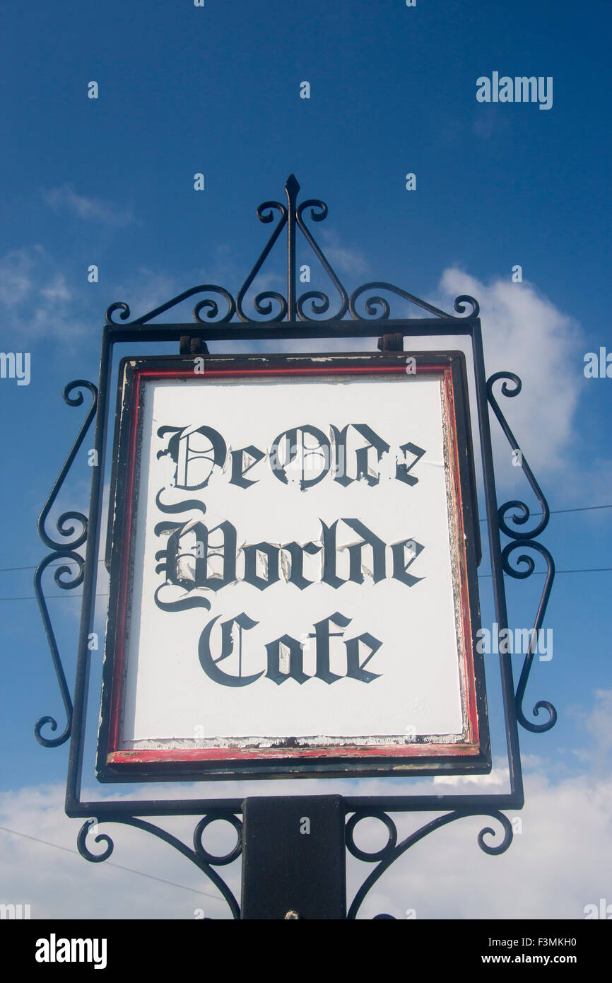 Ye Olde Worlde Cafe Zeichen Pembrokeshire Wales UK Stockfoto