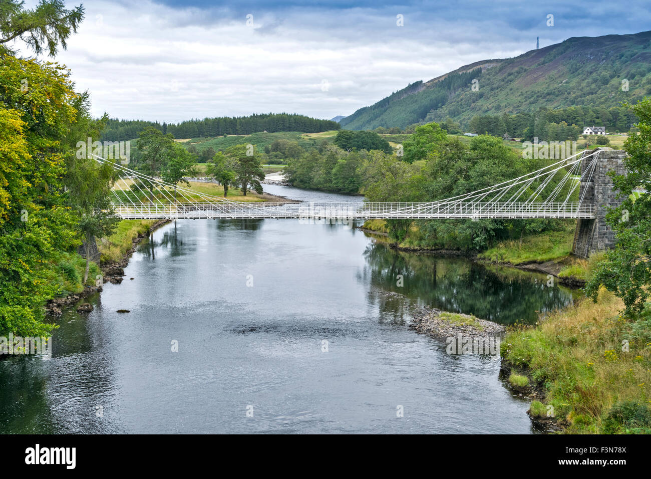 GREAT GLEN WAY ODER TRAIL SCHOTTLAND OICH BRÜCKE FREITRAGEND EINE DOPPELTE BRÜCKE, ERBAUT IM JAHRE 1854 Stockfoto