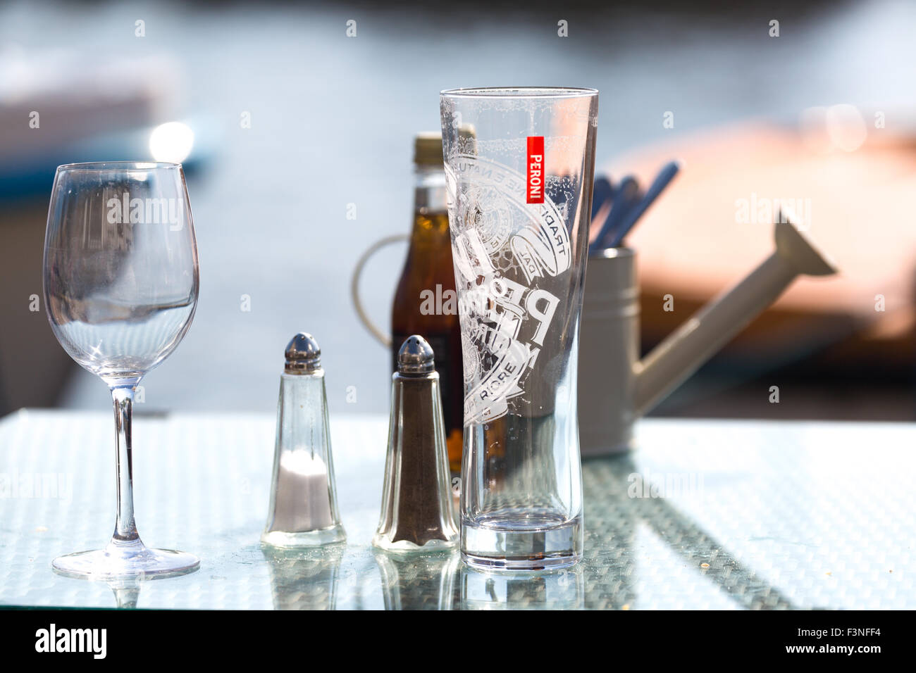 freie Getränke Gläser Norfolk England UK Stockfoto