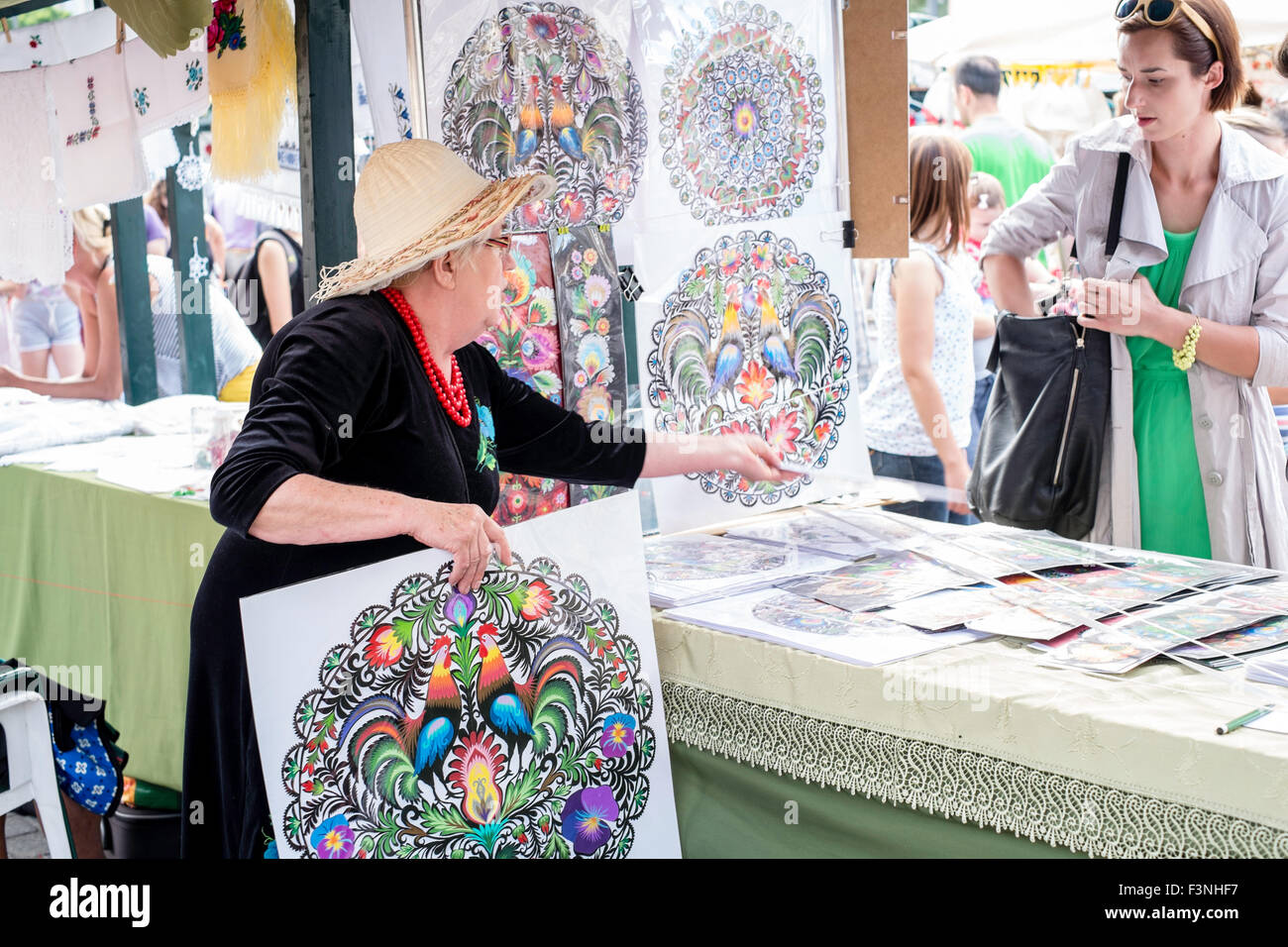 Central Europe Eastern Europa Europa Europäische Altstadt von Krakau Shopper Küche Erbe historischen Lebensmittelmarkt Stockfoto
