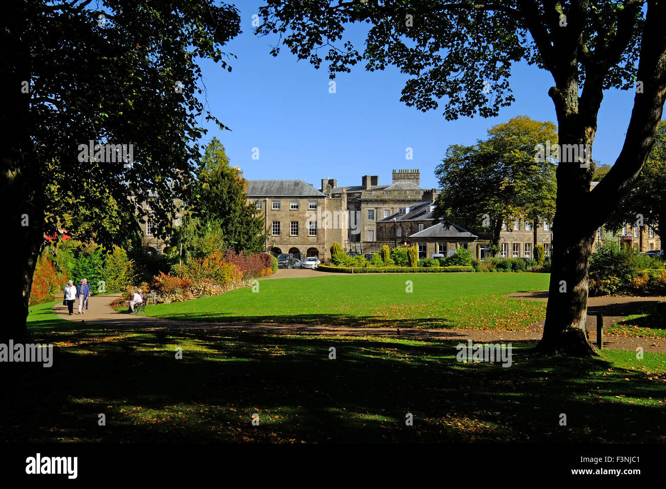 Der Pavilion Gardens in der Kurstadt Buxton, Derbyshire. Stockfoto