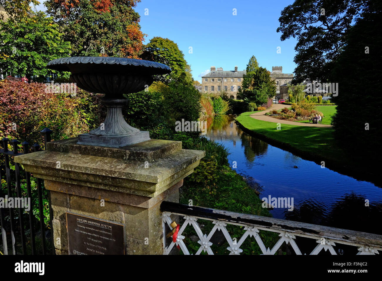 Der Pavilion Gardens in der Kurstadt Buxton, Derbyshire. Stockfoto