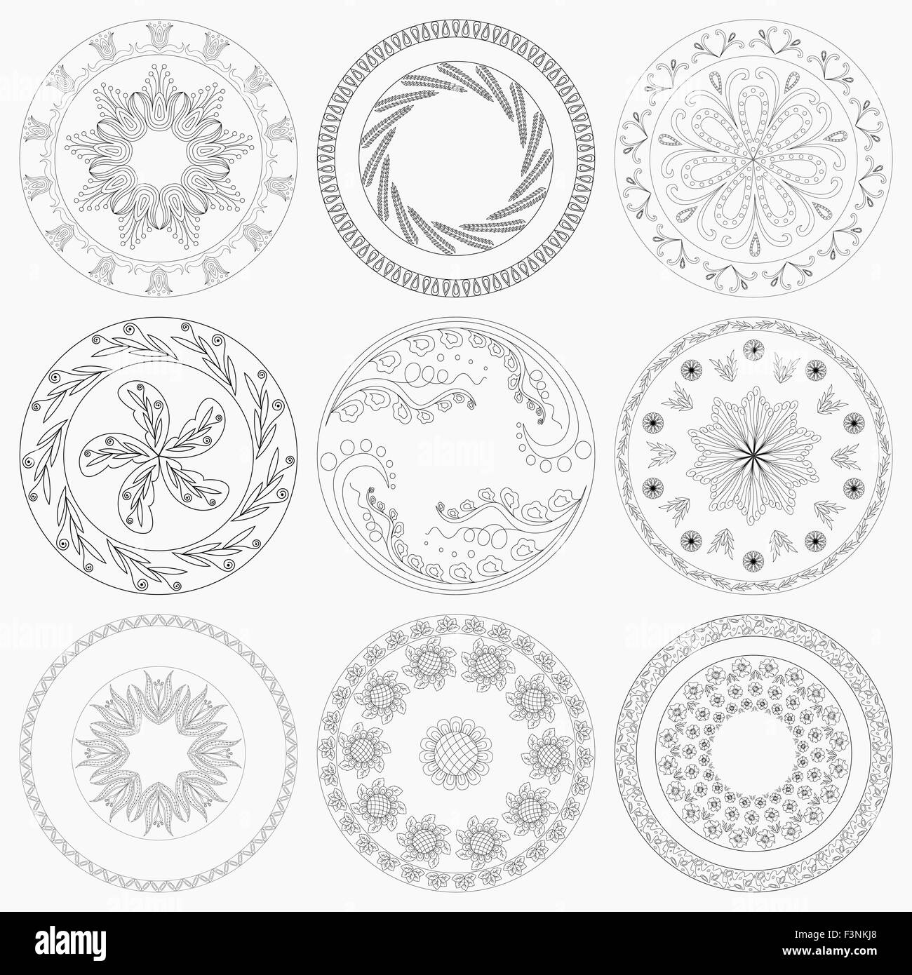 Satz von neun verschiedenen kreisförmigen floralen Mustern für keramisches Geschirr oder andere Dekoration. Editierbare Hand Zeichnung Vektor illustra Stock Vektor