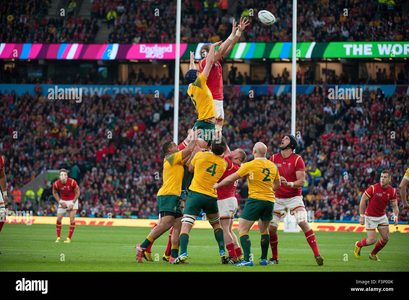 Twickenham Stadium, London, UK. 10. Oktober 2015. Australien V Wales im Pool A Match der Rugby World Cup 2015 mit Final score Australien 15 - Wales 6. Bildnachweis: Sportsimages/Alamy Live-Nachrichten Stockfoto