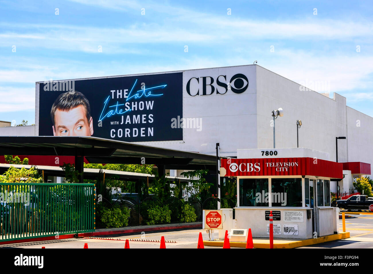 Eingang zum CBS Television City am Beverly Boulevard im Zentrum von Los Angeles Stockfoto